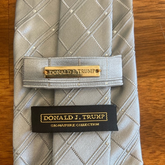 Set of Three Designer Ties - Picture 5 of 9